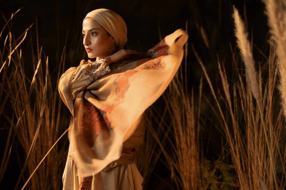 Moonlight Kaani Shawl light