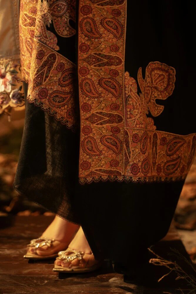 Floral Motif Border Dark