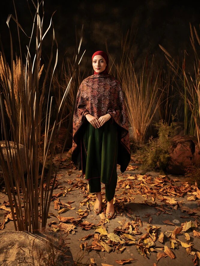 Multicolor Needlework Peacock Jaal Dark